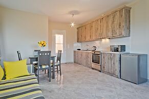 Montemar Studios & Apartments