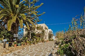 Montemar Studios & Apartments