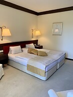 Dietrichsteinerhof Apartments & Rooms