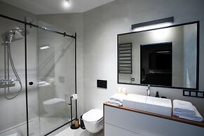 In The Sky - Sky Tower Apartments