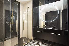 In The Sky - Sky Tower Apartments