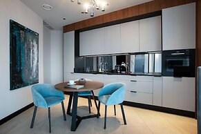 In The Sky - Sky Tower Apartments