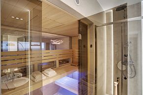 In The Sky - Sky Tower Apartments