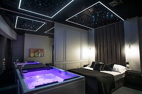 In The Sky - Sky Tower Apartments