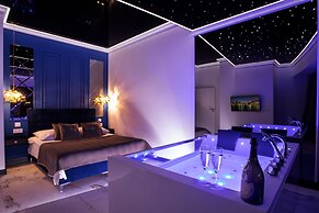 In The Sky - Sky Tower Apartments
