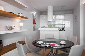 In The Sky - Sky Tower Apartments