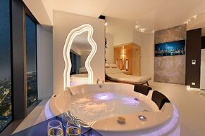 In The Sky - Sky Tower Apartments