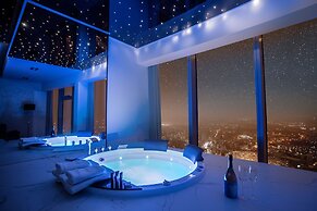 In The Sky - Sky Tower Apartments