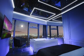 In The Sky - Sky Tower Apartments