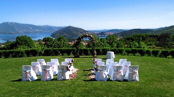Enastron View Hotel