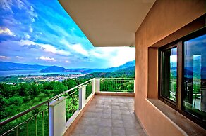 Enastron View Hotel