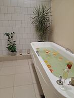 Mona Lisa Wellness & Spa