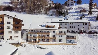Collina Hotel Garni
