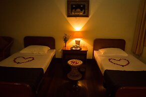 Golden Sunrise Hotel