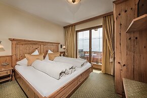 ASTER Boutique Hotel & Chalets