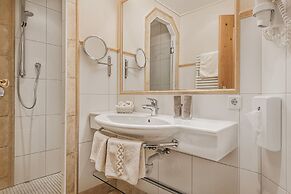 ASTER Boutique Hotel & Chalets
