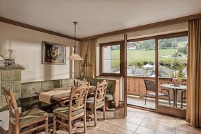 ASTER Boutique Hotel & Chalets