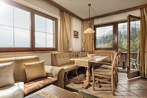 ASTER Boutique Hotel & Chalets