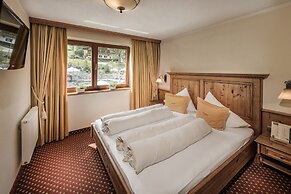 ASTER Boutique Hotel & Chalets