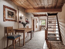 ASTER Boutique Hotel & Chalets