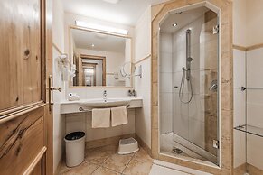 ASTER Boutique Hotel & Chalets