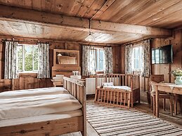 ASTER Boutique Hotel & Chalets