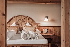 ASTER Boutique Hotel & Chalets