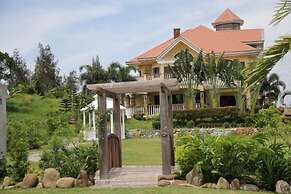 The Q Hotel & Restaurant