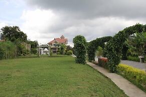 The Q Hotel & Restaurant