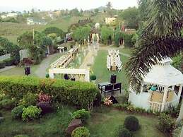 The Q Hotel & Restaurant