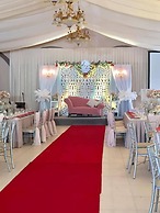 The Q Hotel & Restaurant