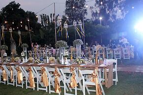 The Q Hotel & Restaurant