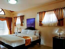 The Q Hotel & Restaurant