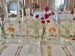 The Q Hotel & Restaurant