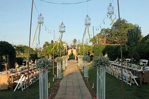 The Q Hotel & Restaurant