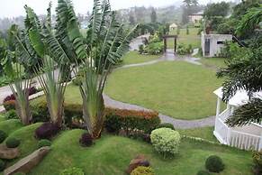 The Q Hotel & Restaurant