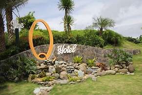 The Q Hotel & Restaurant