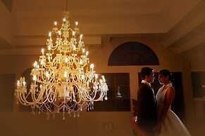 The Q Hotel & Restaurant