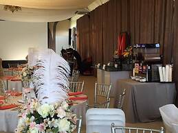 The Q Hotel & Restaurant