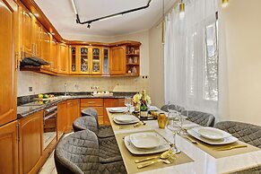 Diana City Hall View