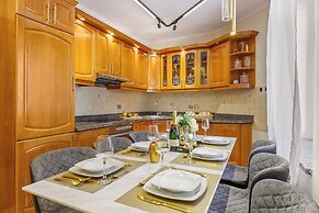 Diana City Hall View