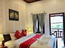 Pangkham Lodge