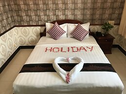 Holiday Hotel