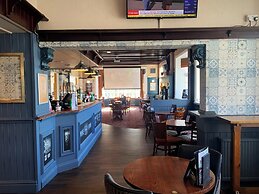 Bridge Inn Hotel