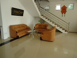 Palm Grove Holiday Inn