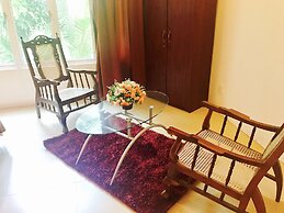 Palm Grove Holiday Inn