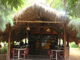 Palm Grove Holiday Inn