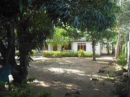 Palm Grove Holiday Inn