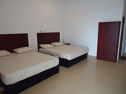 Palm Grove Holiday Inn