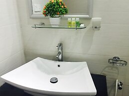 Palm Grove Holiday Inn